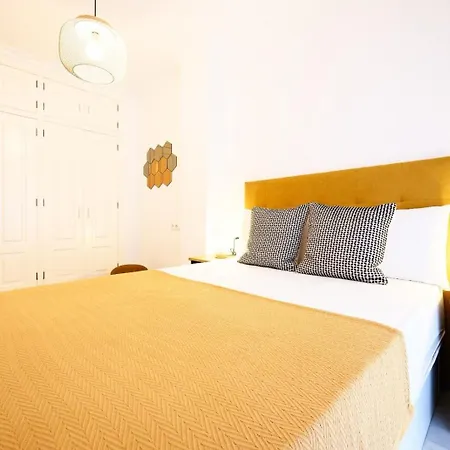 Capitan One-bedroom Center & By 10tosea Fuengirola